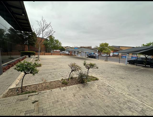 2,221M² WAREHOUSE TO LET IN NORTH RIDING